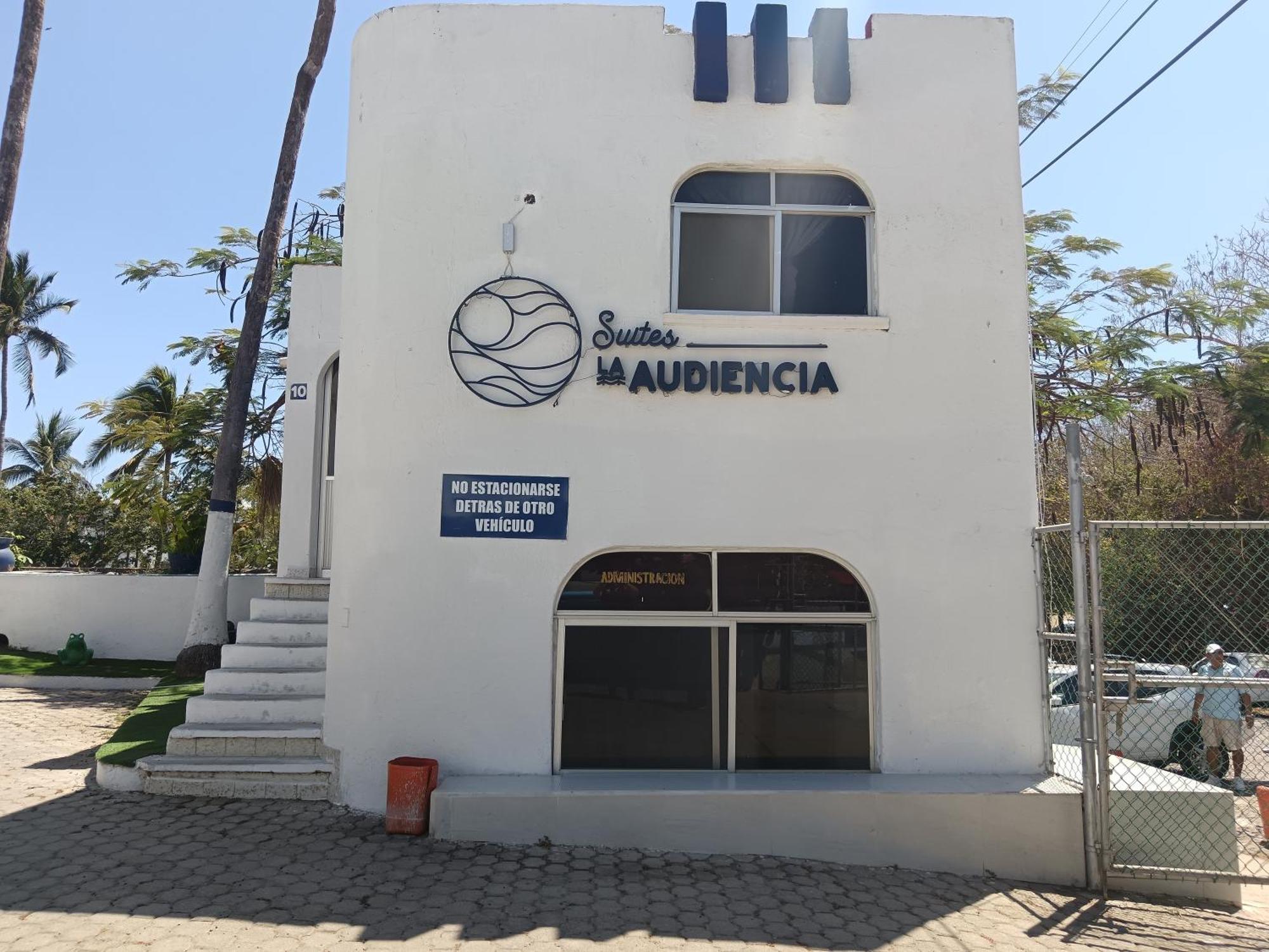 Suites La Audiencia Manzanillo Ngoại thất bức ảnh